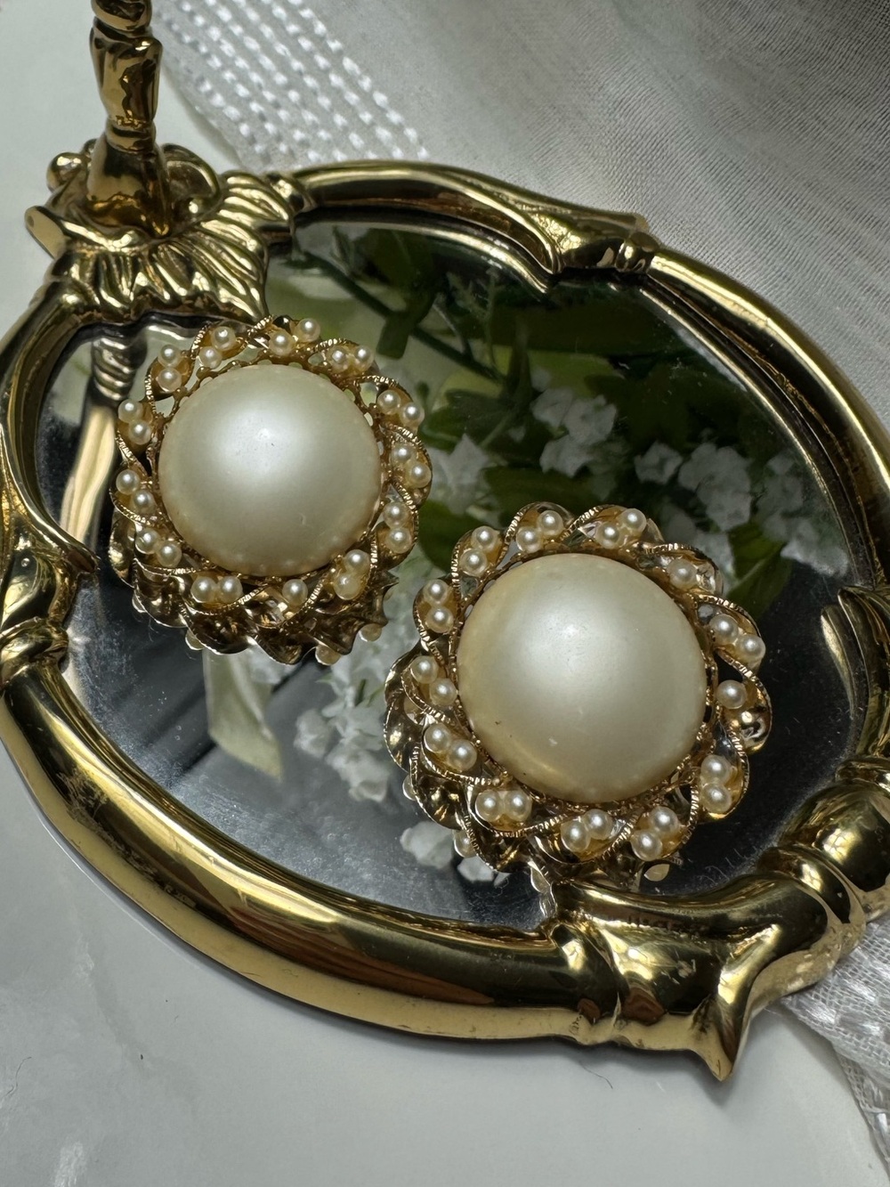 Vintage Pearl and Gold Women's Earrings Clip On grandma core Pinterest - Picture 8 of 16